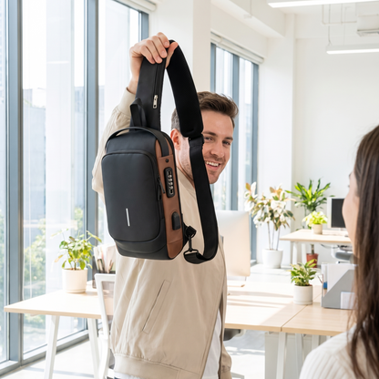 Vaulty™ – Anti-Theft Crossbody Bag | Lockable Main Compartment | Hidden Zips